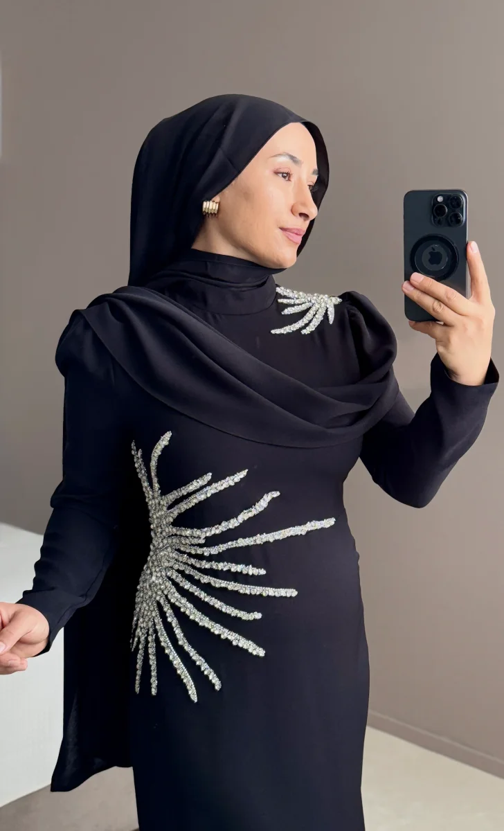 ROBE DE GALA A UNE EPAULE AVEC CAPE – Image 4