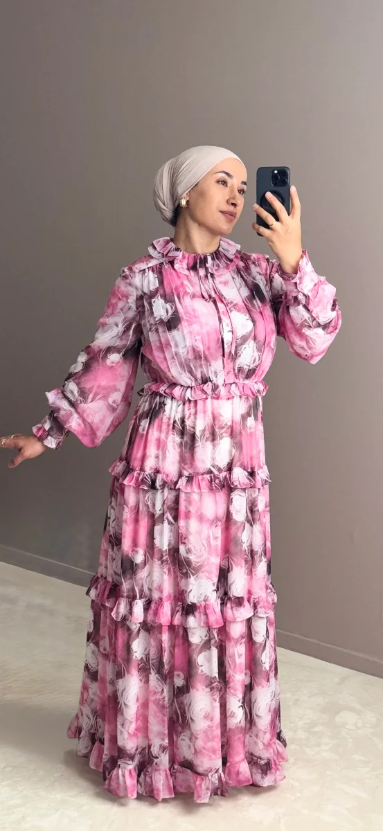 ROBE ROSE EN MOUSSELINE A VOLANTSET IMPRIME FLEURI-ELEGANCE FEMININE – Image 2