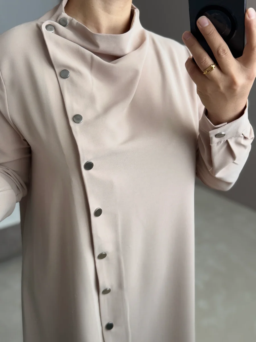 ENSEMBLE BEIGE AVEC CHEMISE LONGUE – Image 3