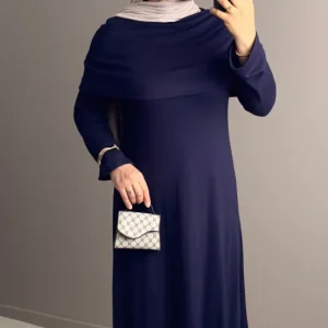 ROBE LONGUE AVEC CAPE AMOVIBLE -ELEGANCE POLYVALENTE