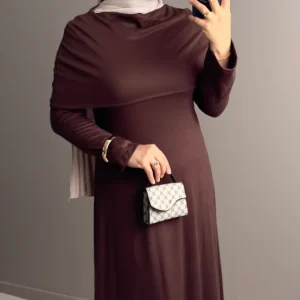 ROBE LONGUE AVEC CAPE AMOVIBLE -ELEGANCE POLYVALENTE