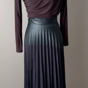 Jupe plissée suédée et simili cuir femme – chic & branchée