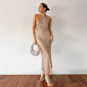 Robe Satinée Longue | Élégance & Fluidité | Col Haut Sophistiqué