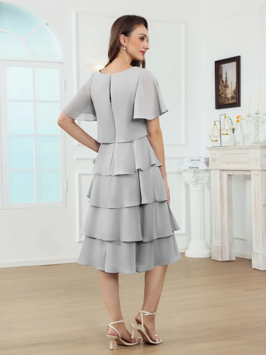 Robes Mère De La Mariée En Mousseline À Classique A-ligne Col Rond Échelonné Longueur Aux Genoux Mairead – Image 5