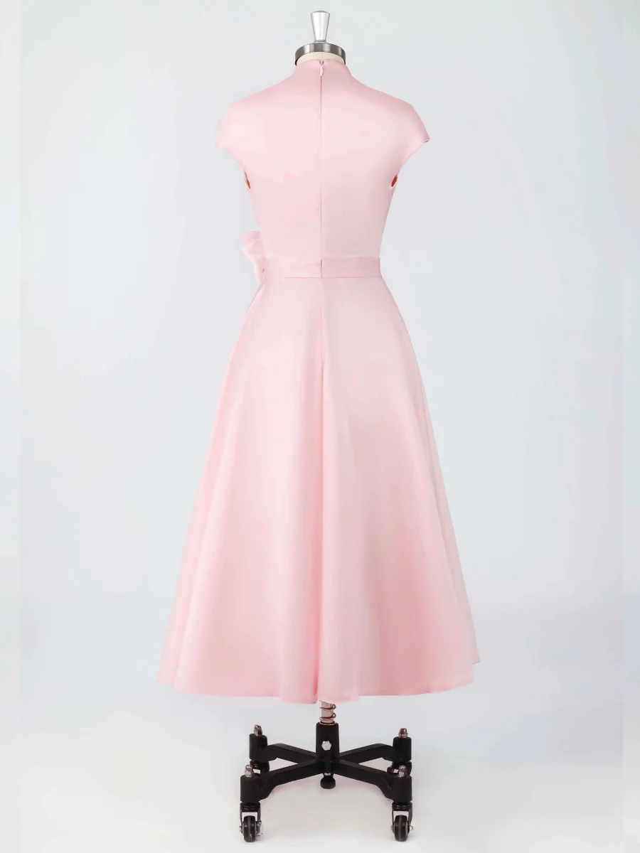 Robes Mère De La Mariée En Satin À Col V Midi Avec Ceinture Fleurie – Image 5