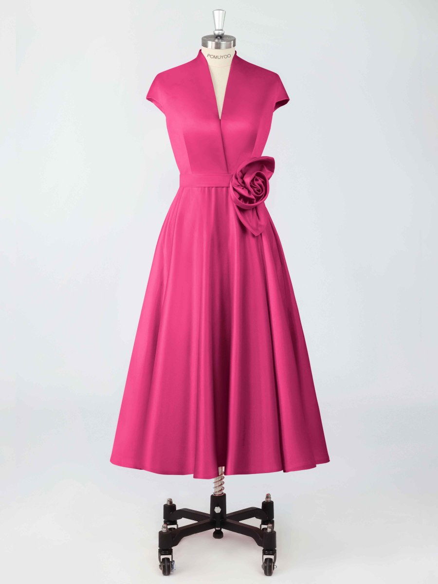 Robes Mère De La Mariée En Satin À Col V Midi Avec Ceinture Fleurie