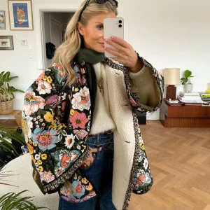 Manteau Oversize Brodé Multicolore | Chaleur et Audace Bohème