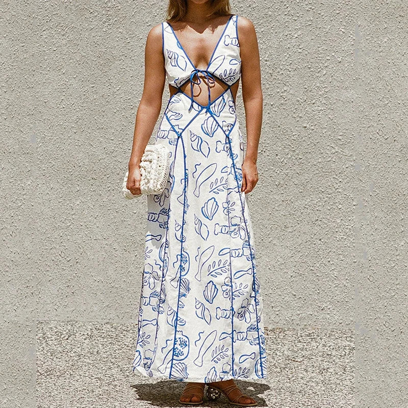 Cut-Out Maxi Dress with Graphic Print | Summer Freshness and Modern Elegance