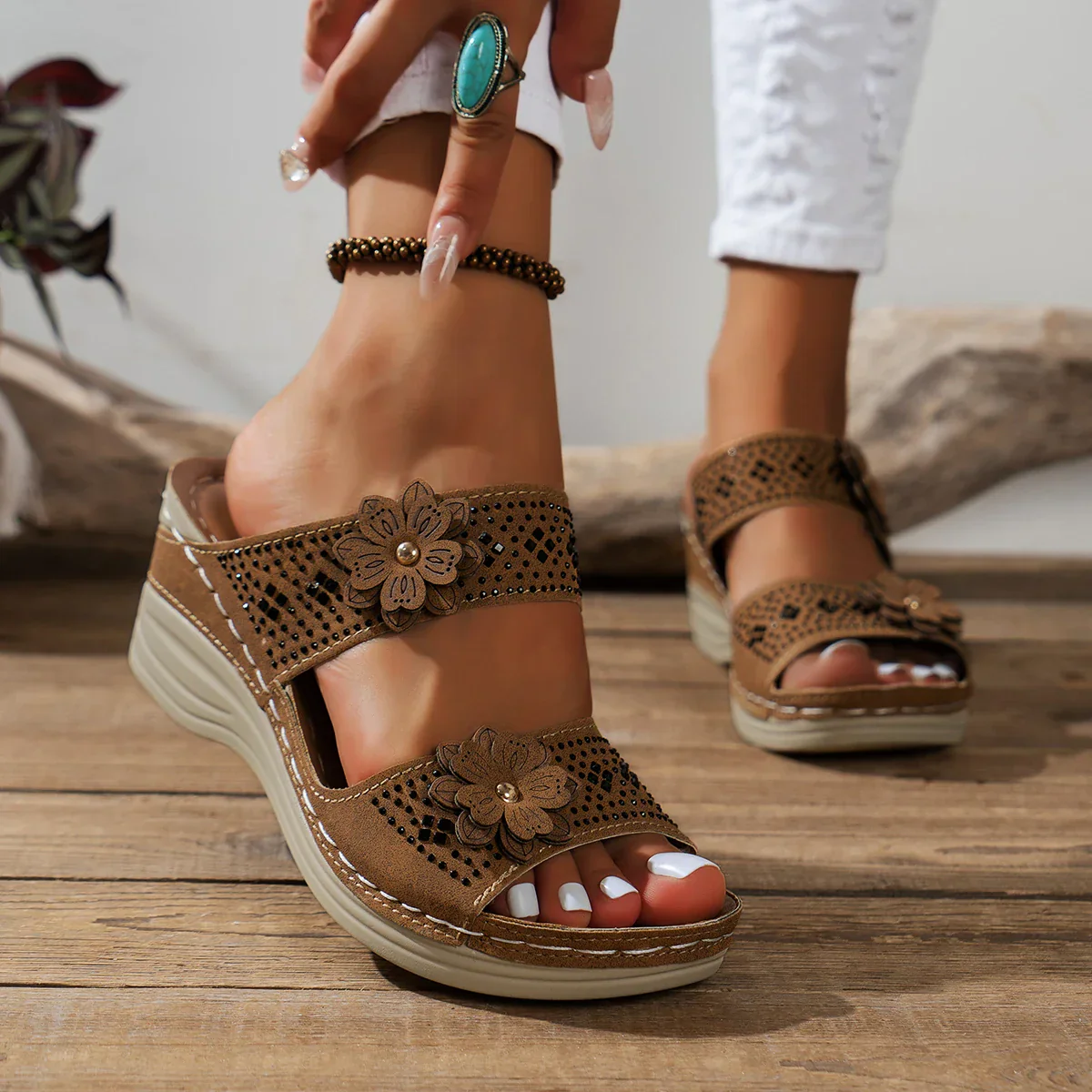 Comfort Sandals with Decorative Flower Platform | Casual Style and Elegance – Image 2