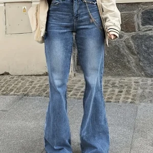 High Waisted Flare Jeans with Vintage Wash | Casual Look