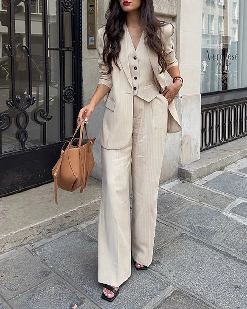 Charme Parisien | Ensemble Tailleur Pantalon Évasé et Gilet – Image 2