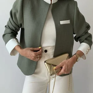 Épure Moderne | Blazer Court Bicolore à Col Montant