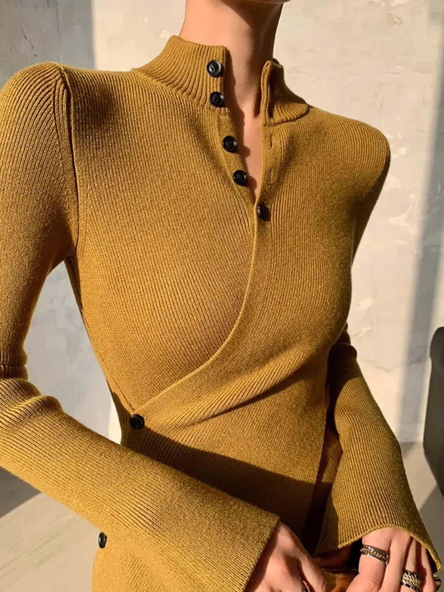 Noa - Pull Asymétrique Boutonné | Maille Côtelée | Élégant & Moderne – Image 4