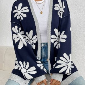 Graphic Flower Cardigan | Oversize with Contrasting Floral Pattern