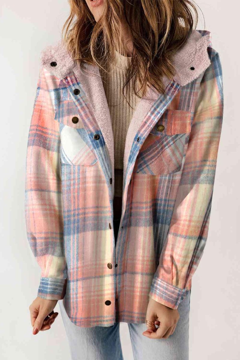 Sherpa-lined overshirt | Pastel plaid | Integrated hood – Image 2